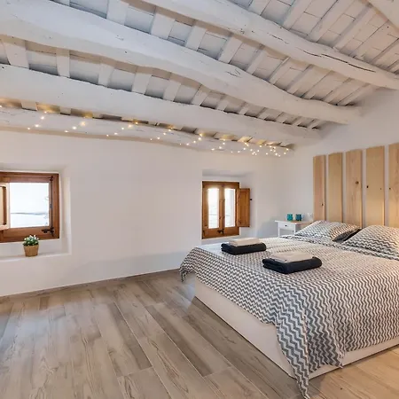 Lets Holidays Fisherman House In Old Town Of بيت للعطل