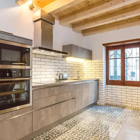 Lets Holidays Fisherman House In Old Town Of Tossa de Mar